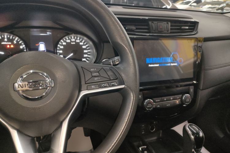 Used Nissan X-Trail 2017 2.5L CVT Leading Edition 4WD