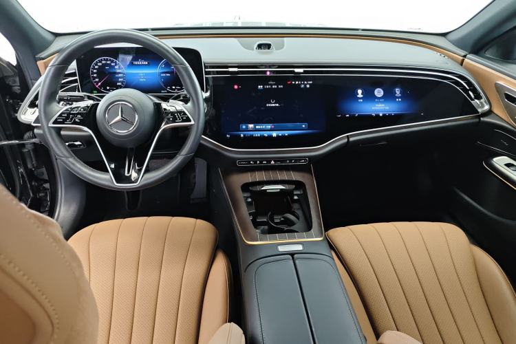 Used Mercedes-Benz E-Class New Energy 2024 E 350 e L Plug-in Hybrid Sedan Center Console