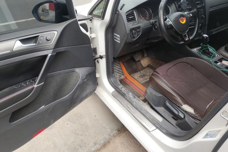 Used Volkswagen Golf 2015 1.4TSI Automatic Comfort Model Driver Seat