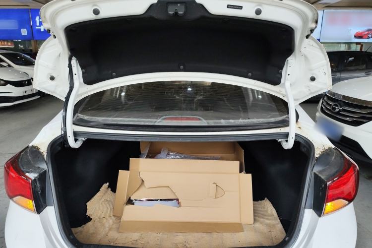 Used Hyundai Elantra (5th Generation / Langdong) 2016 1.6L Automatic Smart Version
