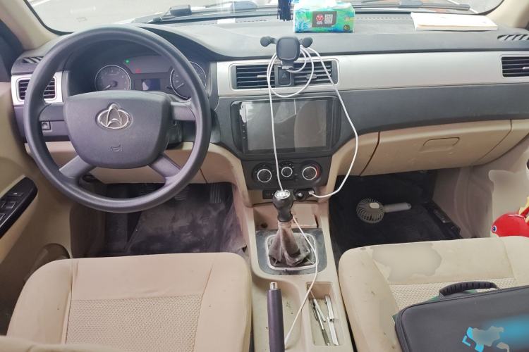 Used CHANGAN KAICHENG Shenqi F30 2016 1.5L Comfort Plus Long Wheelbase DAM15L Center Console