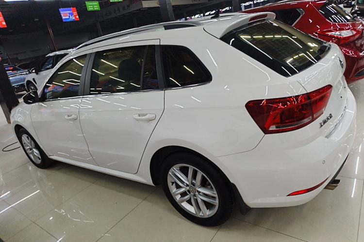 Used Volkswagen Gran Lavida 2015 1.6L Automatic Comfort Edition
