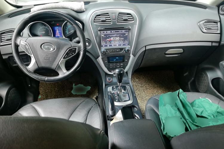 Used GAC Trumpchi GS5 2013 1.8T Automatic Two-Wheel Drive Luxury Edition Center Console