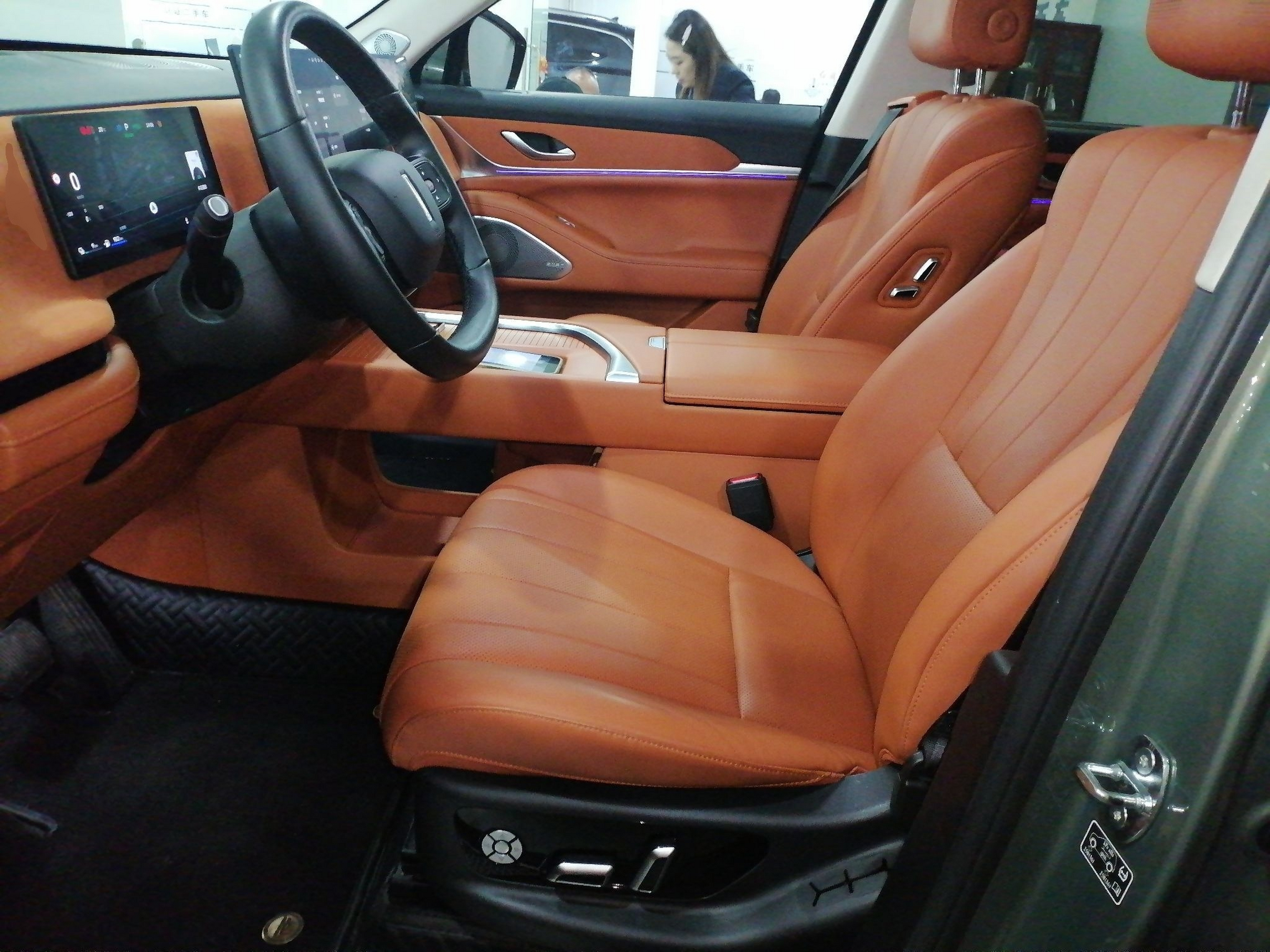 Переднее сиденье в автомобиле