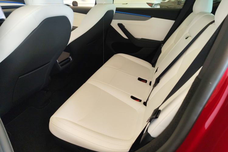 Used Tesla Model Y 2026 Facelifted Long-Range Rear-Drive Model Left Rear Seat