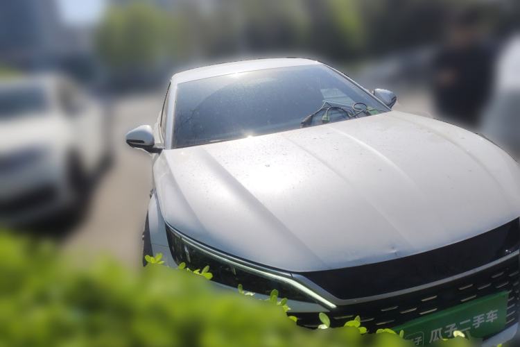 Used BYD Qin L 2025 DM-i Smart Drive 80KM Leading Model Front Right 45 Deg