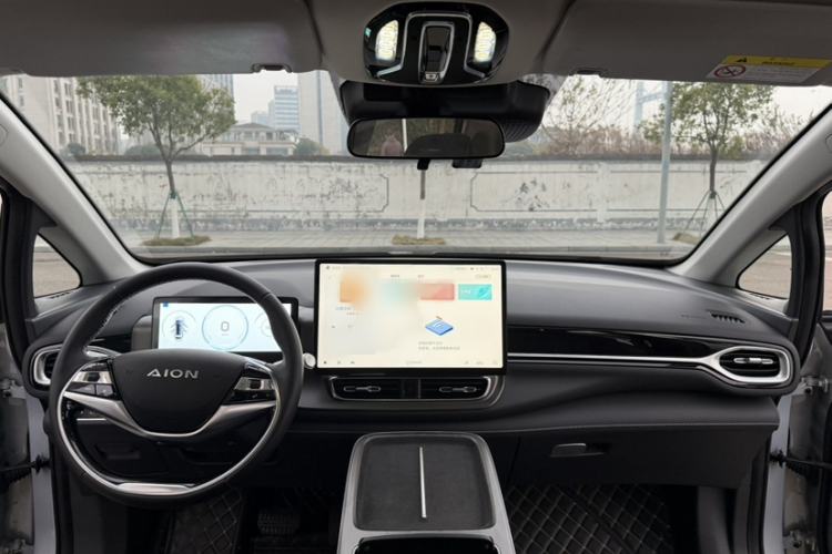 Used AION V 2024 Plus 70 Star Edition Lithium Iron Phosphate Interior 1