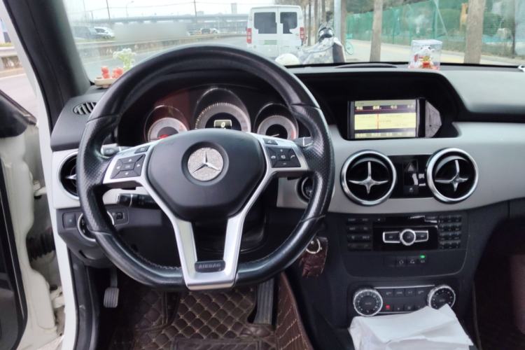 Used Mercedes-Benz GLK-Class 2015 GLK 260 4MATIC Dynamic Edition Ultimate Version
