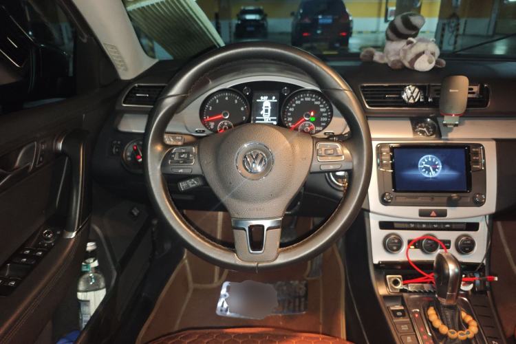 Used Volkswagen Magotan 2015 1.8TSI Advanced Model Steering Wheel