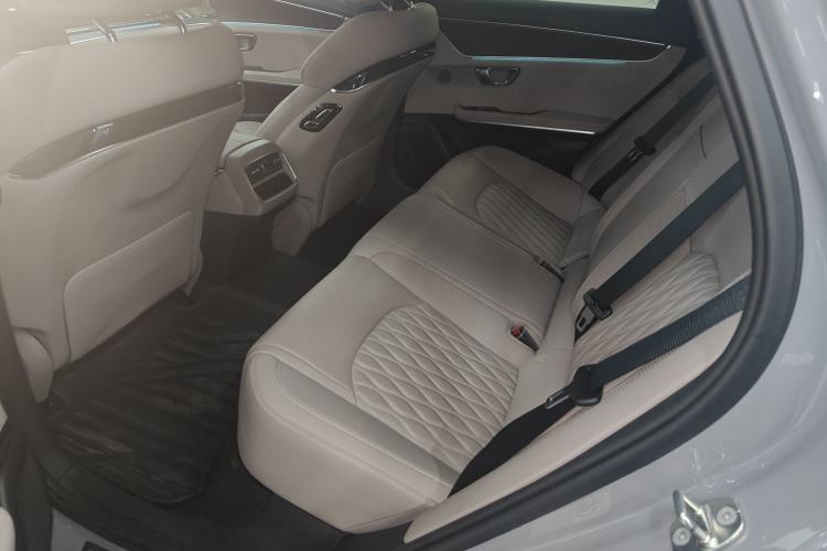 Used BYD Han 2025 DM-i Intelligent Driving Edition 125KM LiDAR Flagship Model Left Rear Seat