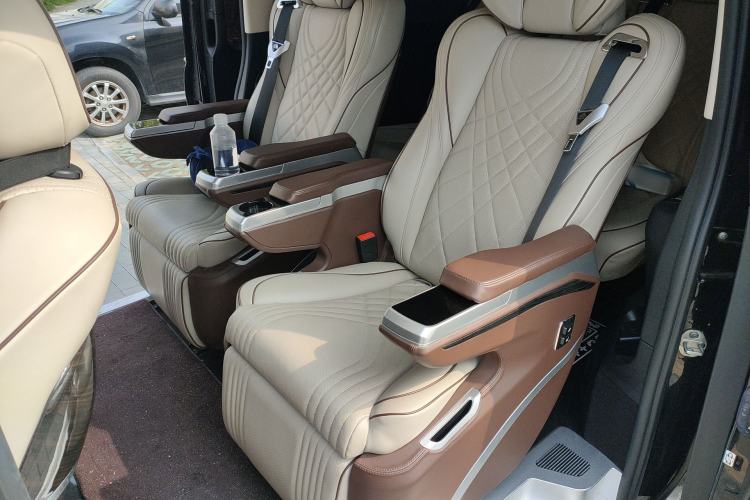 Used Mercedes-Benz Vito 2021 2.0T Business Version 7 Seats Left Rear Seat