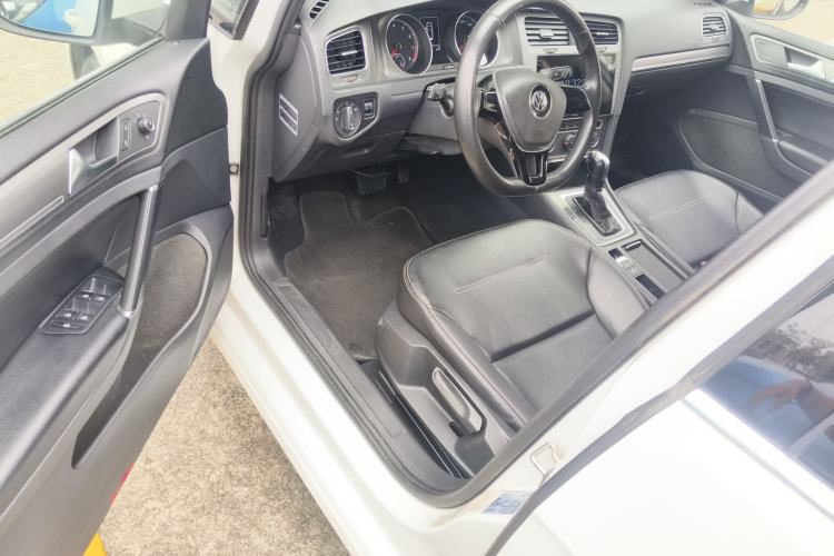 Used Volkswagen Golf 2016 180TSI Automatic Comfort Model Driver Seat