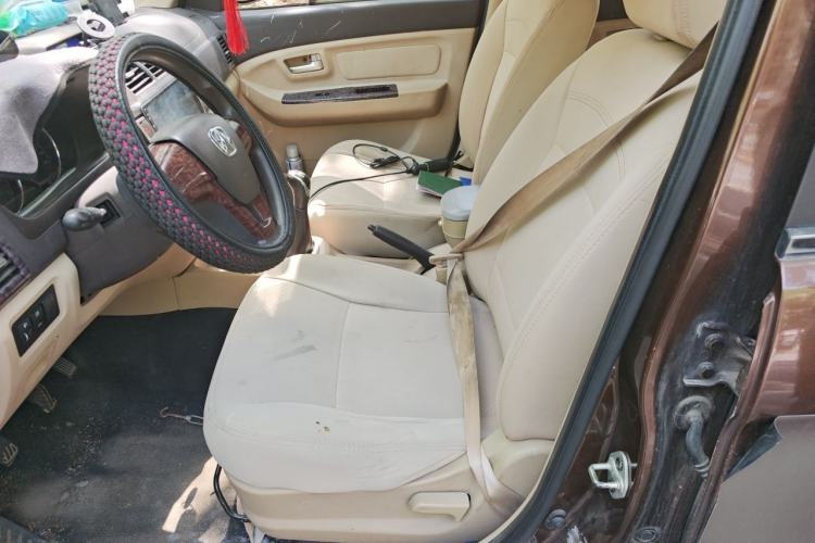 Used BAIC Weiwang M30 2015 1.5L Basic Version DAM15 Left Front Seat