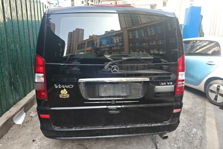 Used Mercedes-Benz Viano 2013 3.5L Haoci version