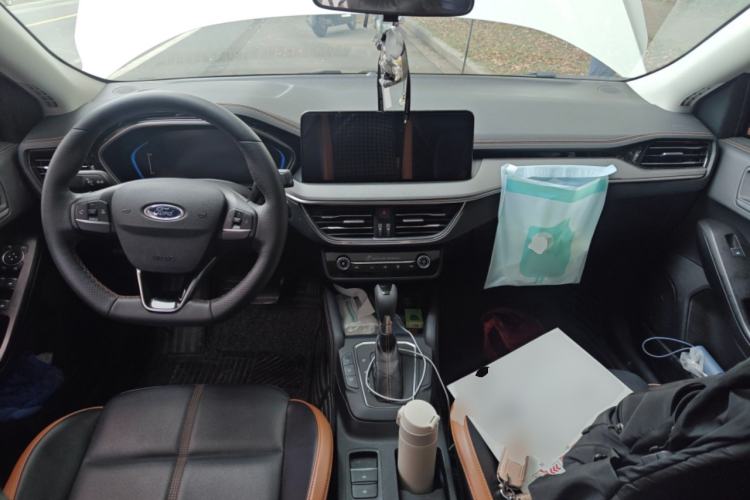 Used Ford Focus 2022 Sedan EcoBoost 180 Automatic Performance Edition Center Console