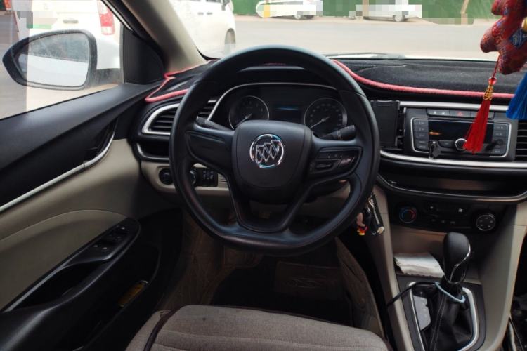 Used Buick GT 2015 15N Automatic Elite Version Steering Wheel