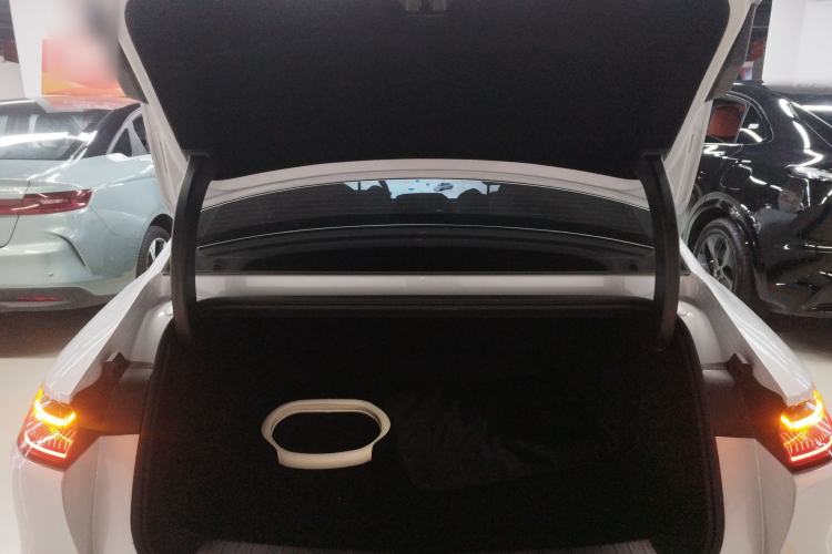 Used Geely Galaxy E8 2025 575 km Intelligent Driving Edition
