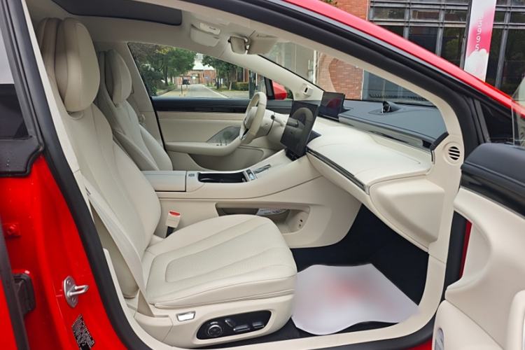 Used Hima Luxeed S7 2025 785 km Ultra