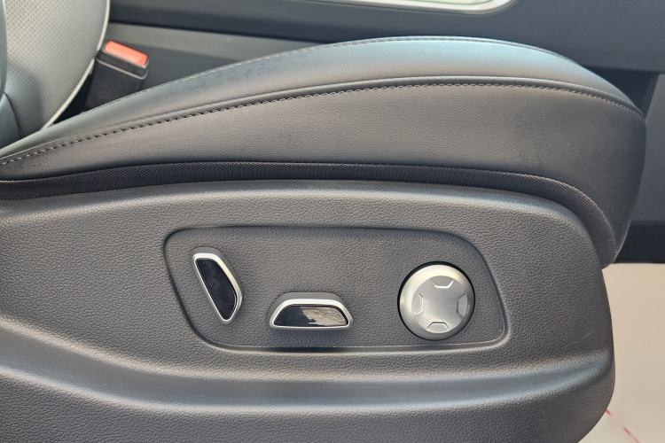 Used Hongqi HS7 PHEV 2024 2.0T PHEV Four-Wheel Drive Flagship Edition 6 Seats Interior 8