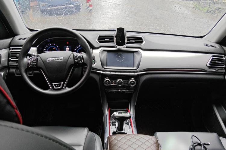 Used Haval H2 2018 1.5T Dual-Clutch Two-Wheel Drive Fashion Model China VI Standard