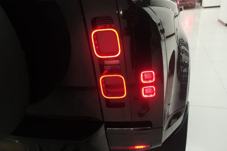 Used Land Rover Defender 2021 90 P400 X-DYNAMIC S
