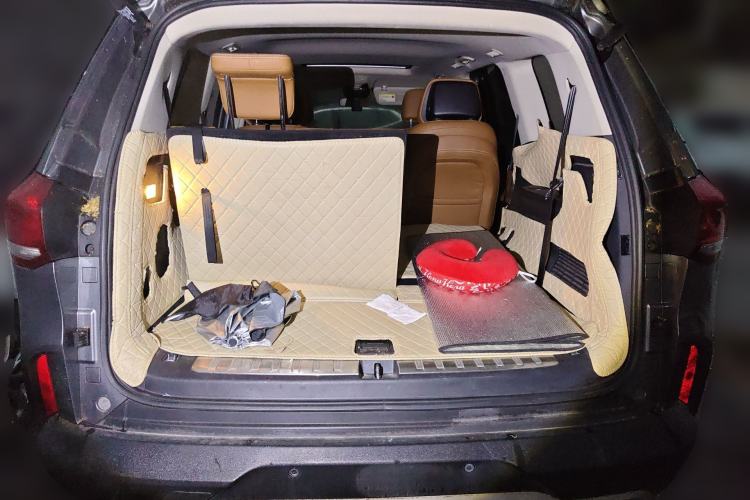 Used SAIC MAXUS D90 2017 2.0T Automatic All-Wheel Drive Sirius Trunk