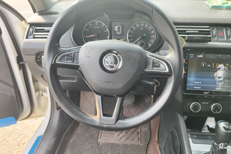 Used Skoda Octavia 2017 1.6L Automatic Smart Drive Edition
