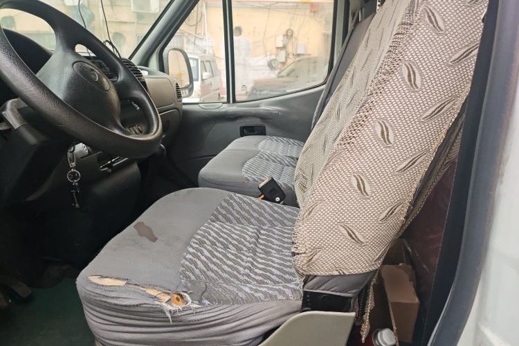 Used Ford Classic Transit 2013 2.8T Diesel Logistics Model with Short Wheelbase and Mid-Roof JX493ZLQ4