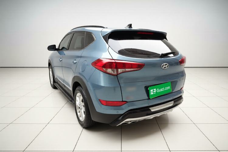 Used Hyundai Tucson 2015 1.6T Dual-Clutch Two-Wheel-Drive Smart Model Exterior 3