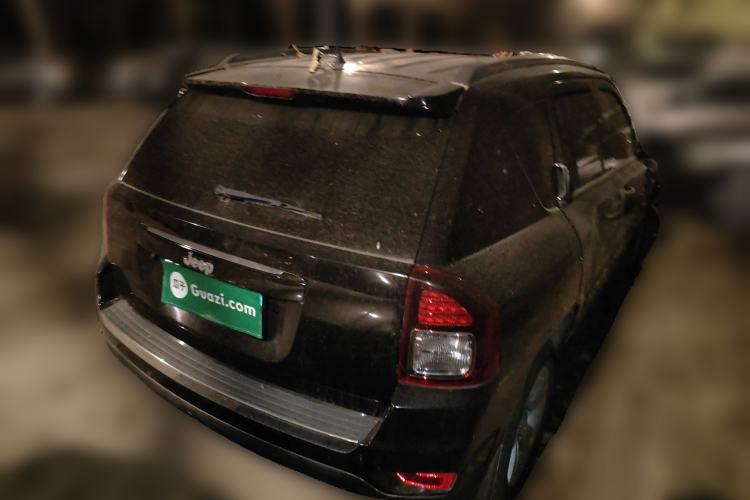 Used Jeep Compass 2013 2.4L four-wheel-drive sport version
