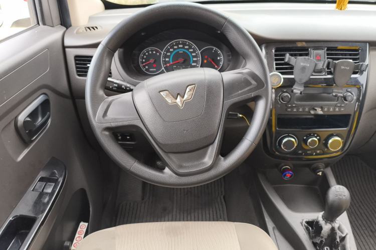 Used Wuling Rongguang V 2016 1.5L Standard Version Steering Wheel