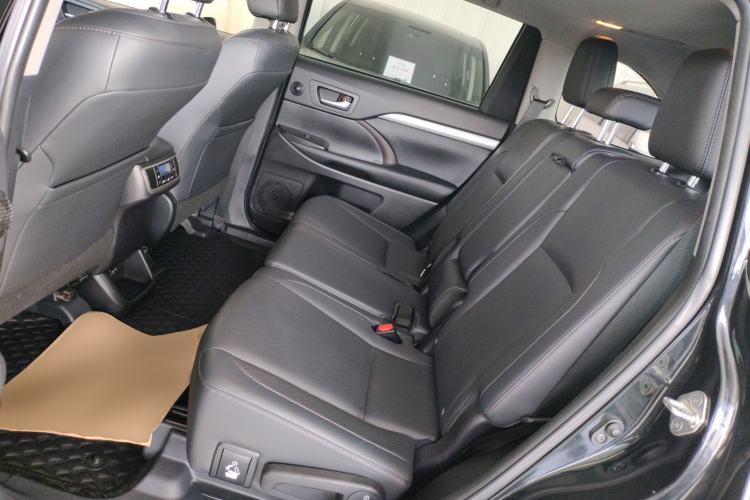 Used Toyota Highlander 2018 2.0T Four-Wheel Drive Prestige Version 7 Seats China VI Standard