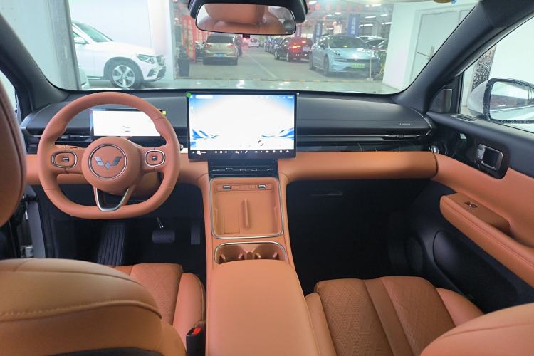 Used Wuling Xingguang S 2025 Model, 130km Flagship Edition Center Console