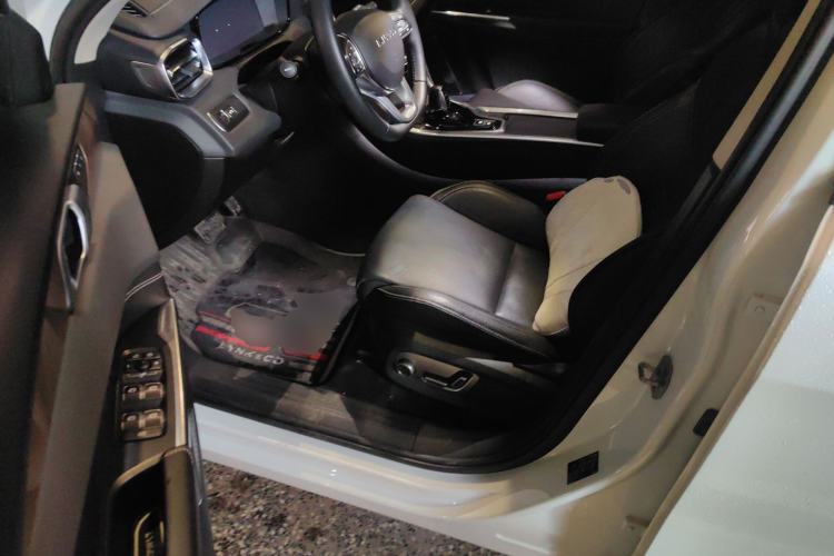 Used Lynk & Co 01 2019 2.0T Two-Wheel-Drive Pro Version China VI Standard Driver Seat