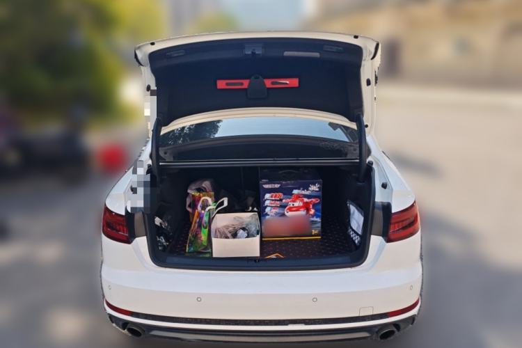 Used Audi A4L 2018 30th Anniversary Edition 40 TFSI Fashion Model
