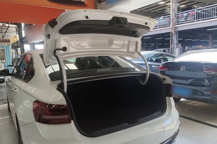Used Volkswagen Lavida 2024 1.5L Automatic Starry Sky 5 Million Edition