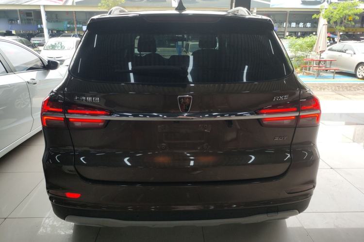 Used Roewe RX5 2016 Revised Version 20T Two-Wheel Drive Manual Transmission Luxury Edition
