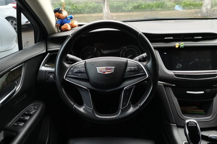 Used Cadillac XT5 2018 25T Luxury Model