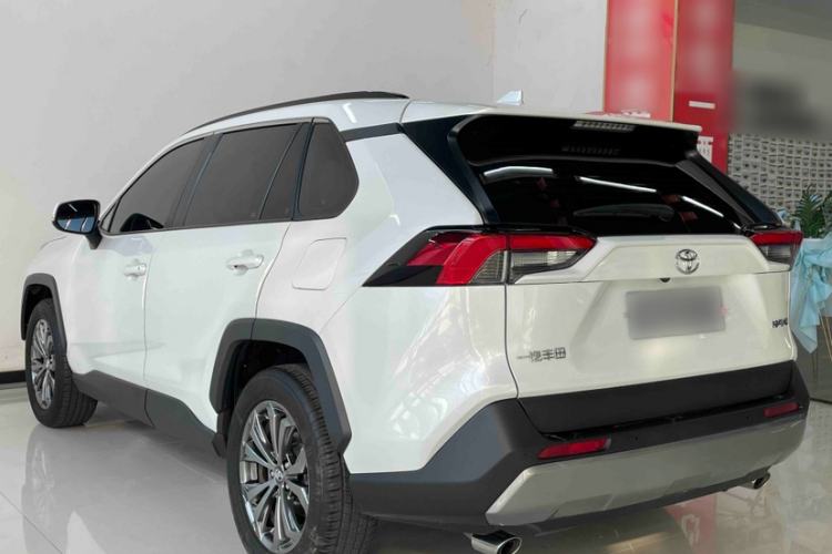 Used Toyota RAV4 2023 2.0L CVT Two-Wheel Drive Fashion Plus Edition
