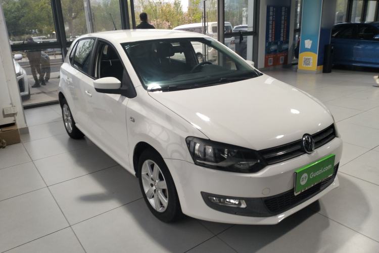 Used Volkswagen Polo 2013 1.4L Automatic Comfort Edition Front Right 45 Deg