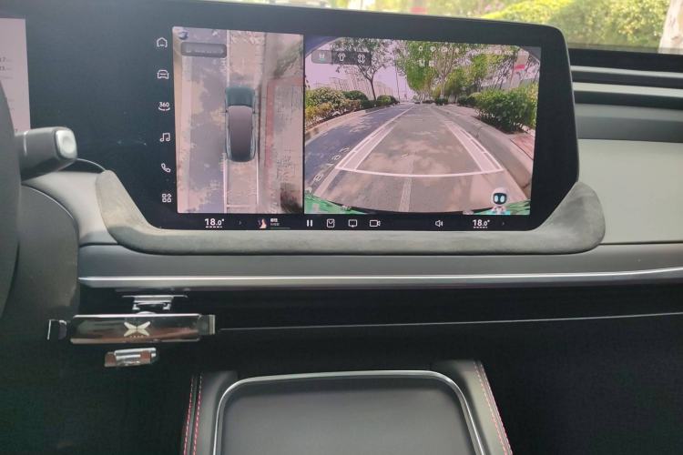 Used XPeng P7 2023 P7i 610 Pengyi Performance Edition Audio And AC Panel