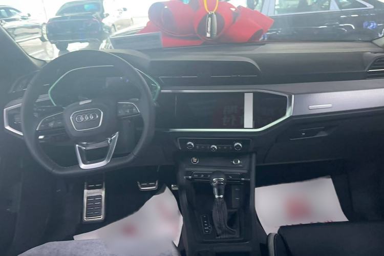 Used Audi Q3 2024 40 TFSI Fashion Dynamic Model