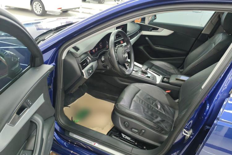 Used Audi A4L 2019 40 TFSI Fashion Edition China VI Emission Standard Driver Seat