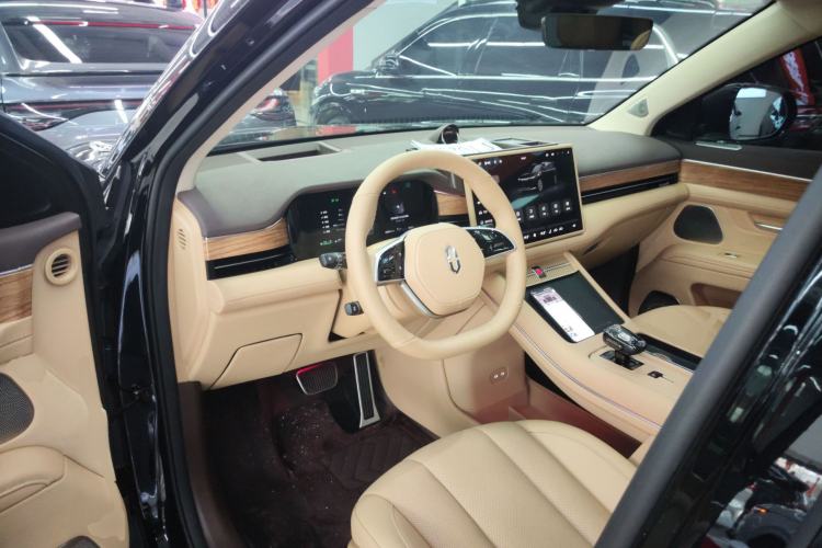 Used Hima AITO M7 2024 1.5T Intelligent Driving Rear-Drive Pro Version 6 Seats Center Console