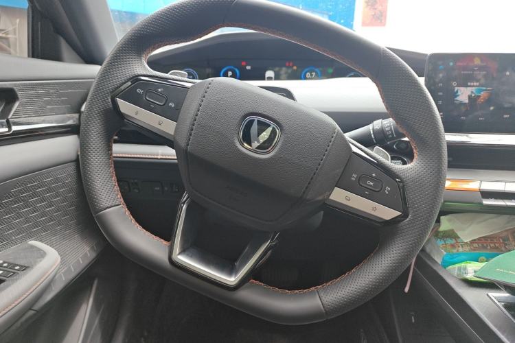 Used CHANGAN UNI-V 2022 1.5T Prestige Version
