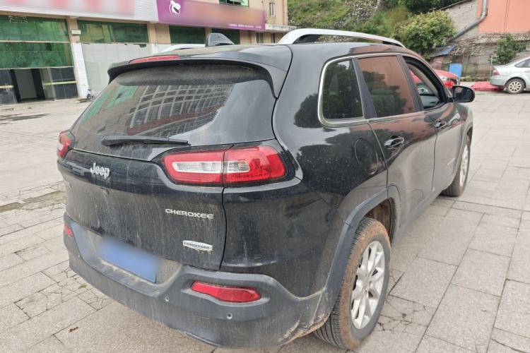Used Jeep Cherokee 2016 2.0L Superior Edition Rear Right 45 Deg