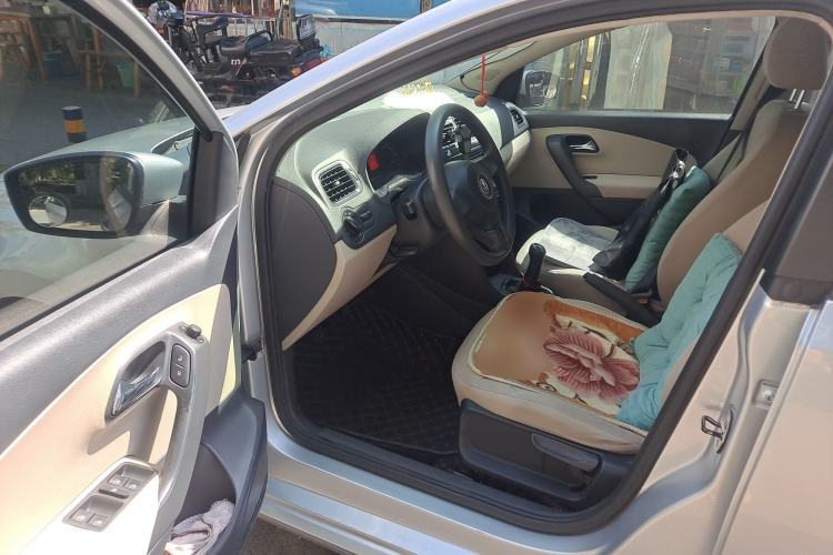 Used Volkswagen Polo 2011 1.4L Manual ZhiShang Edition Driver Seat