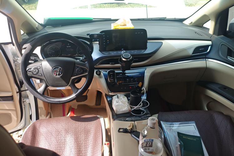 Used Buick GL8 2023 Facelifted Land Cruiser Executive Luxury Version