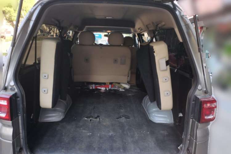 Used FORTHING Lingzhi 2023 M5L 1.6L Base Model 7 Seats
