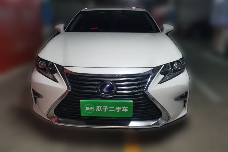 Used Lexus ES 2017 300h Mark Levinson Comfort Edition